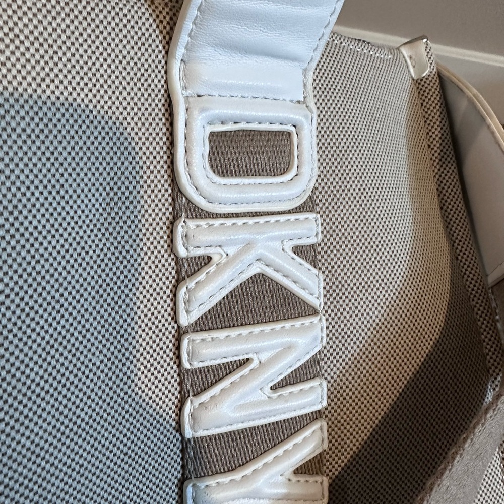 DKNY Tan and White Tote Bag - Picture 12 of 17